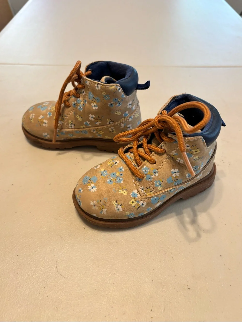 OshKosh B'gosh Tan Floral Lace-Up Kids Boots 6